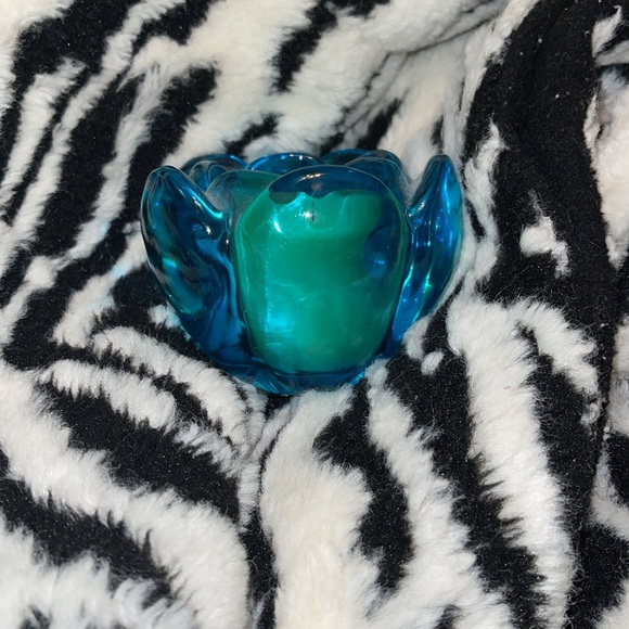 Nice new blue stained glass heavy candle holder or what you need it to be cute - Picture 3 of 3